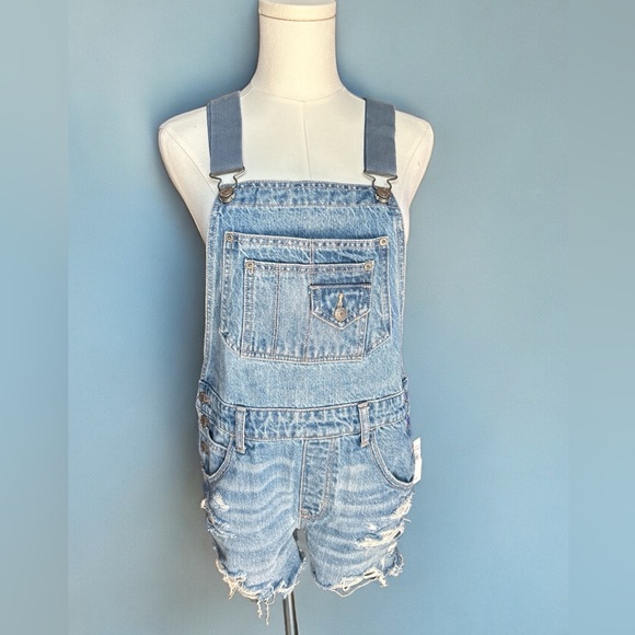 American Eagle Outfitters Pants - American Eagle Distressed Short Overalls NWT Small